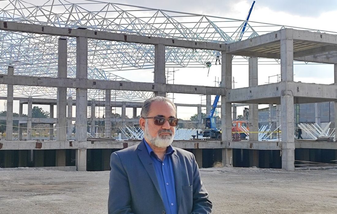 پیشرفت فیزیکی ۸۲ درصدی پروژه اجرای سقف سازه فضاکار مصلی امام علی(ع) شهر کرمان