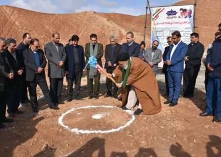 آئین کلنگ زنی احداث آموزشگاه ۱۲ کلاسه مسکن مهر برگزار شد