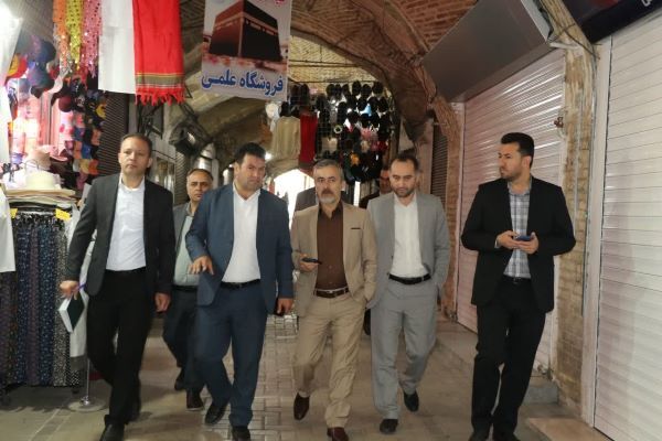 بازدید عضو هیئت مدیره شرکت بازآفرینی شهری ایران از محله‌های بازآفرینی شهری شهر زنجان
