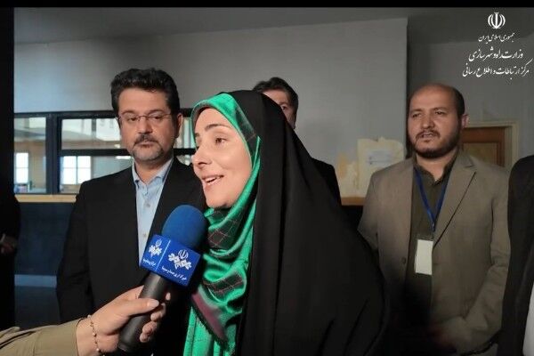 بازدید وزیر راه و شهرسازی از برگزاری مجموعه آزمون‌های نظام‌مهندسی ساختمان در دانشگاه امیرکبیر