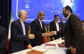 ببینید | تقدیر از مدیرکل راه و شهرسازی استان خراسان رضوی در جشنواره خیرین مدرسه‌ساز