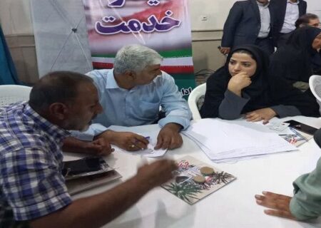 برپایی میز خدمت و پاسخگویی به مراجعان در مصلی نماز جمعه خرمشهر