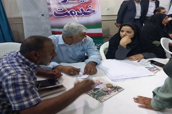 برپایی میز خدمت و پاسخگویی به مراجعان در مصلی نماز جمعه خرمشهر