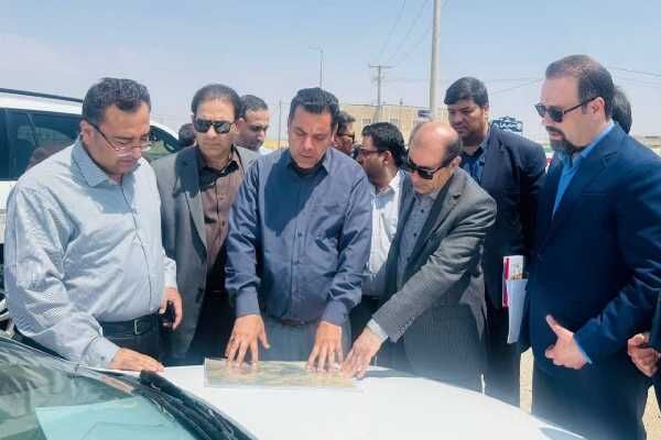 بازدید معاون مسکن و ساختمان وزیر راه و شهرسازی از سایت های نهضت ملی مسکن شهرستان طبس در خراسان جنوبی