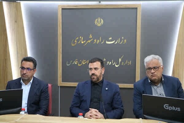 ببینید| بازدید استاندار فارس از بخش‌های مختلف اداره کل راه و شهرسازی