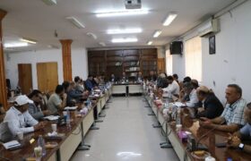 جلسه هماهنگی با پیمانکاران راه‌سازی استان فارس به‌منظور تقویت همکاری و رفع موانع و مشکلات پروژه های راهسازی برگزار شد