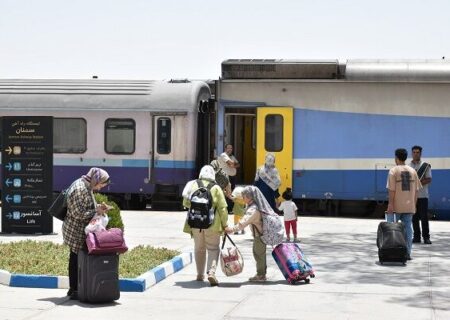خدمت‌رسانی ایستگاه راه آهن و پایانه‌های حمل و نقل مسافربری در استان سمنان