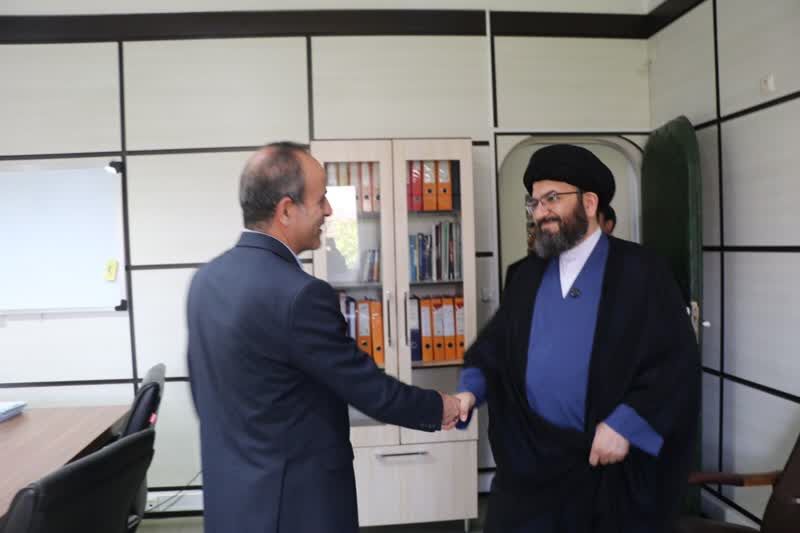 نماینده ولی فقیه در استان زنجان از اداره کل راه و شهرسازی استان بازدید کرد