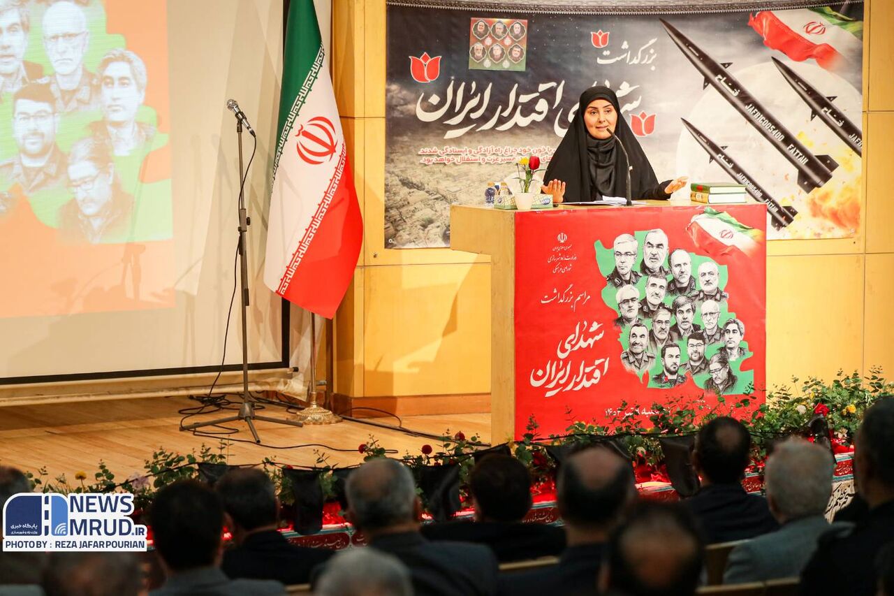 وظیفه ما برای خدمات رسانی به مردم سنگین‌تر از قبل است/ثبت رکورد جابه‌جایی کالای اساسی از بندر امام خمینی(ره)